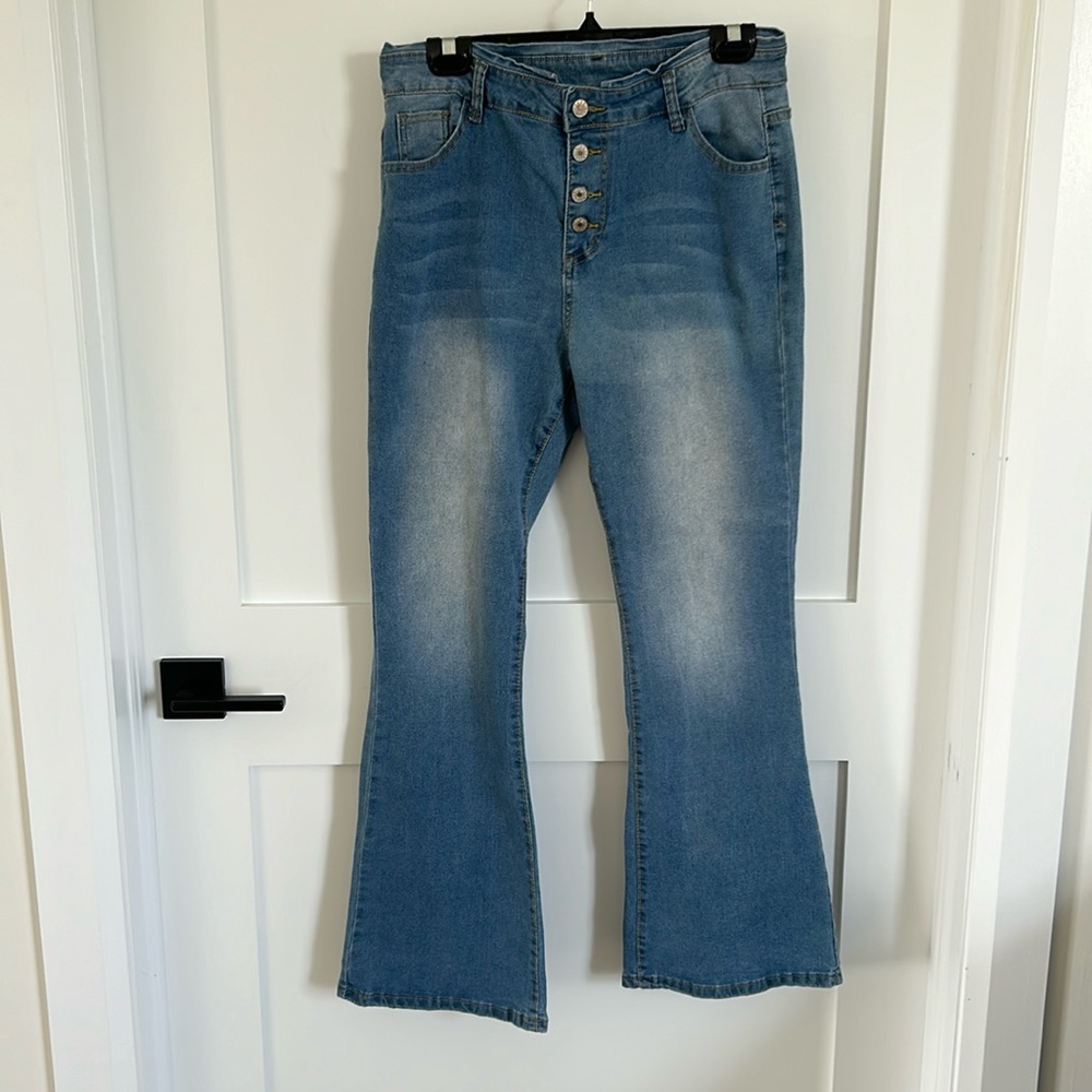 JEANS button fly, high rise, boot cut and stretchy jeans